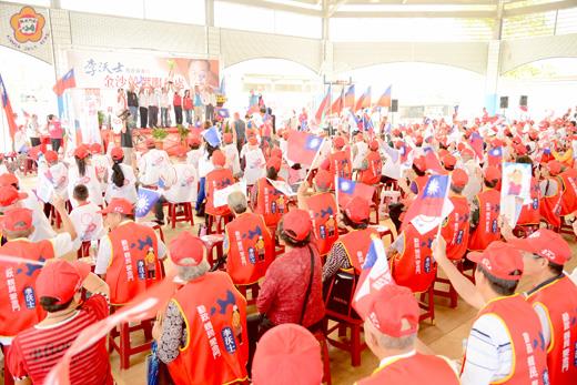   李沃士金沙鎮競選服務處暨後援會昨正式成立，現場來賓有八百多人，提前炒熱選戰氣氛。（董森堡攝）