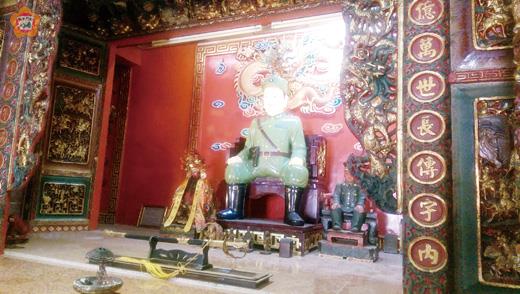   李光前將軍廟昨發生竊案，神像上的金牌被竊取一空。（許峻魁攝）