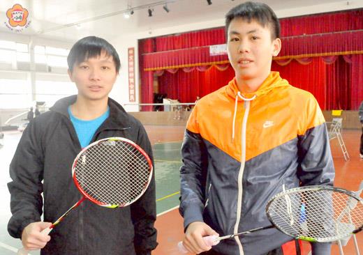 第十九屆運動會羽球錦標賽的雙打冠軍是金沙隊的張雲翔（左）和蕭佑庭（右）。（張建騰攝）