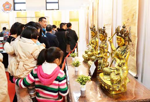   徐寄廎瓷器私藏在廈門展出，收藏家邱季端表達有意推動金門、臺灣場地展覽交流。（楊再平提供）