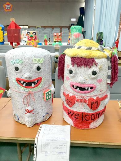 環保局「資源回收動手做 創意無限金環保」創意作品競賽，得獎作品各有特色。（環保局提供）