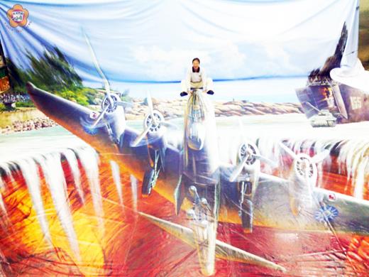 『3D地景藝術創作』讓民眾與畫結合，產生互動的趣味，大受好評。
（金門縣文化局提供）