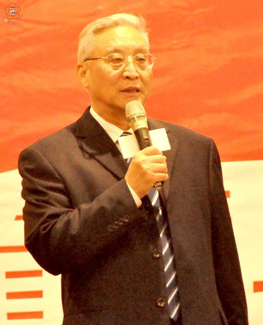   廈門大學新聞傳播院院長張銘清說：「歷史的退步要用歷史的進步來補償！」（張建騰攝）