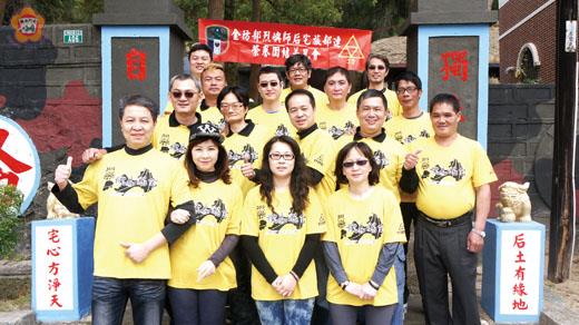   烈嶼158師473旅退伍超過二十年的軍友們，展開三天兩夜的懷舊之旅，重溫當年在烈嶼服役的時光。（許加泰攝）
