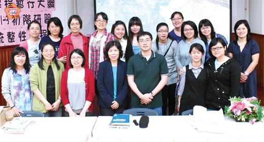   金城幼兒園舉辦為期兩天的課綱研習，邀請三位講師抵金面授機宜，帶領80位教師透過實作和經驗分享，學習運用課綱進行統整性課程規劃。（金城幼兒園提供）