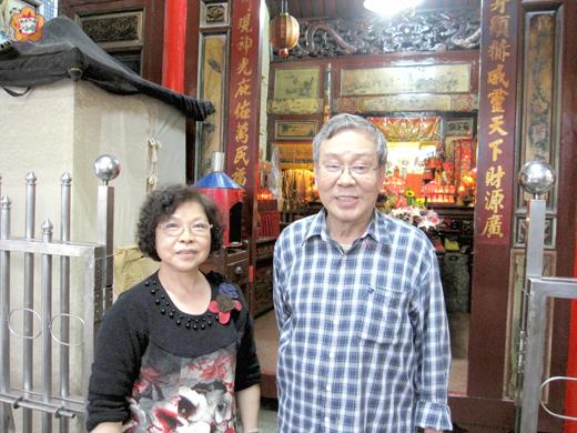   萬華「金門館」現由始建人王士仁的第四代裔孫王來蓮、高清美夫妻負責管理。
（縣府駐台新聞連絡人陳永富提供）