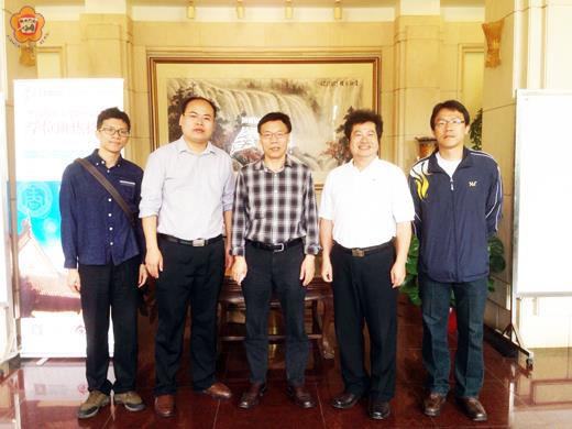 金大董燊院長與黃仲凌主任應華南理工大學廣州學院之邀,前往進行學術參訪及招生宣傳,並合影留念。(金大提供)