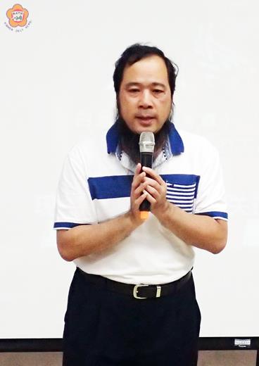 金城鎮公所委託金門書院辦理「悅」讀詩詞列車，首站開抵中正國小，張楚、張希慈接力分享，透過生動內容，帶領學童了解學習、閱讀的重要。
（陳麗妤攝）