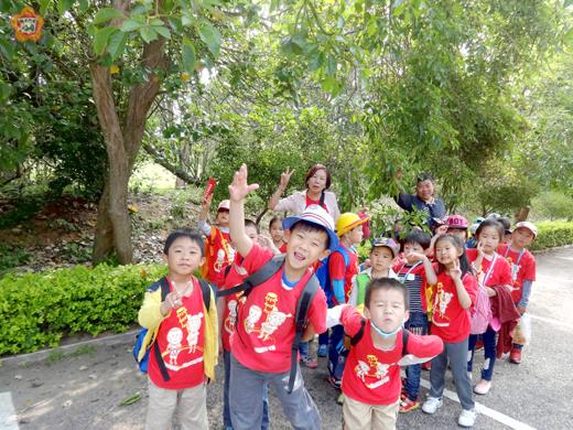 正義國小幼兒園日前舉辦「奇妙的大自然」校外教學。（正義國小幼兒園提供）