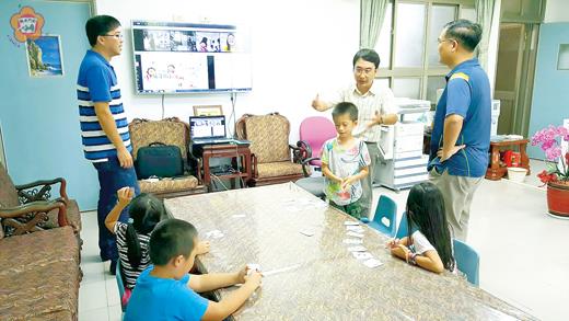 金門縣與台北市數位學習教育中心合作同步辦理「輔課船長線上課輔計畫」上線發表會暨體驗活動。(賢庵國小提供)