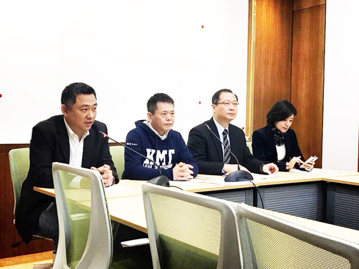 立委楊鎮浯（左一）等昨召開記者會，宣布將推動「跟蹤騷擾防制法」。（楊鎮浯服務處提供）