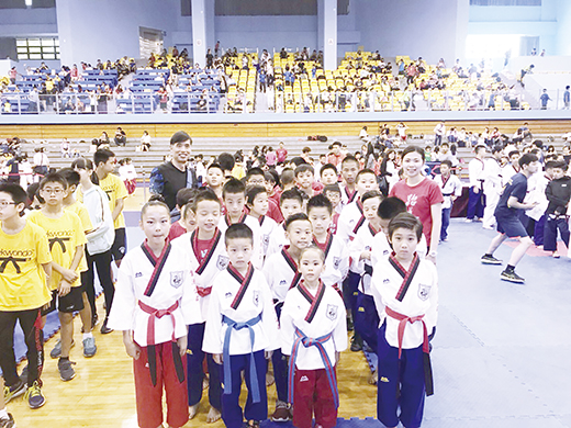107年全國國小盃跆拳道錦標賽，6月2、3日在台北市立體育館舉辦。金門縣由教練李錫添帶隊，在品勢及對練成績均表現不俗。（李錫添提供）