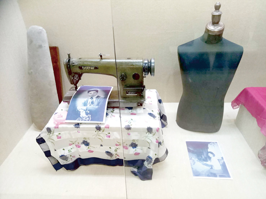 地區針車達人楊銘達策展的「戀戀針線情│百年縫紉機特展」,將於107年7月5日上午10時起在文化局正式開展。(李增汪攝)