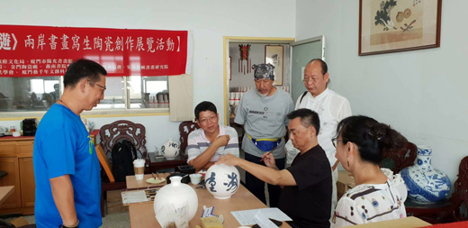 近年來隨著文創風潮的風起雲湧,金門縣陶瓷廠也因勢利導,全力朝藝術陶瓷方向思考並著力。(陶瓷廠提供)