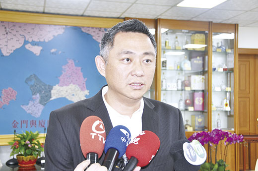 回應中共總書記習近平重要對台談話，縣長楊鎮浯表示，金門願意做兩岸和平發展的馬前卒，金門也有條件作為兩岸發展的橋樑。（翁維智攝）