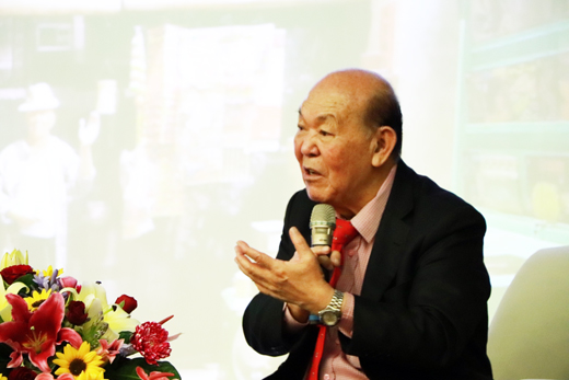 馬來西亞丹斯里拿督吳德芳於金大開講，分享華人博物館的運營。
（許加泰攝）