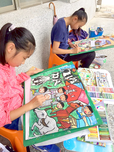 「金門畜牧一甲子」繪畫寫生比賽於6月29日上午假畜試所辦理,吸引近百位學童參與。
(陳麗妤攝)