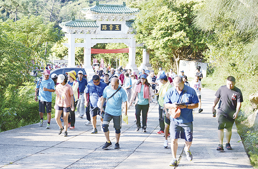 金門縣國民體育日│全民登山健行活動民眾參與盛況。（楊水詠攝）