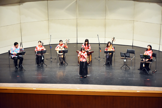台北絲竹樂團以傳統樂器演繹多首和動物有關的樂曲，博得滿堂彩。（詹宗翰攝）