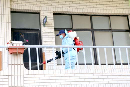 金沙鎮公所一連3天由清潔隊協助配合學校開學及防疫工作,前往轄內各校加強公共空間消毒工作。
(金沙鎮公所提供)