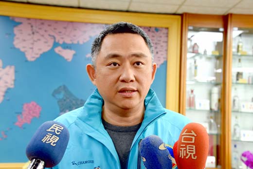 金門「小三通」因新冠肺炎疫情被迫停航,地區觀光等相關產業受到嚴重衝擊,縣長楊鎮浯籲請中央在訂定紓困條例時,應將離島納入優先紓困對象。(翁維智攝)