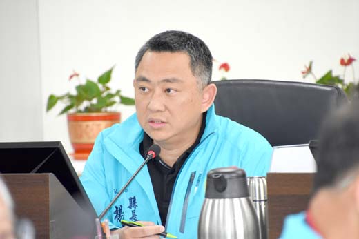 楊鎮浯表示,金門是行政院核定的低碳示範島,請各單位預擬相關執行腹案,確保計畫如期如質進行。(翁維智攝)