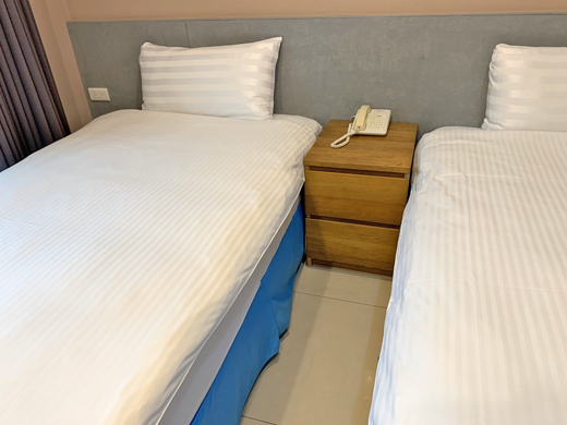防疫旅館房間內部設施與備品。(金門縣政府提供)