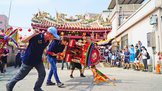 後浦年度盛事迎城隍,雖規模縮小但熱鬧依舊。(許峻魁攝)