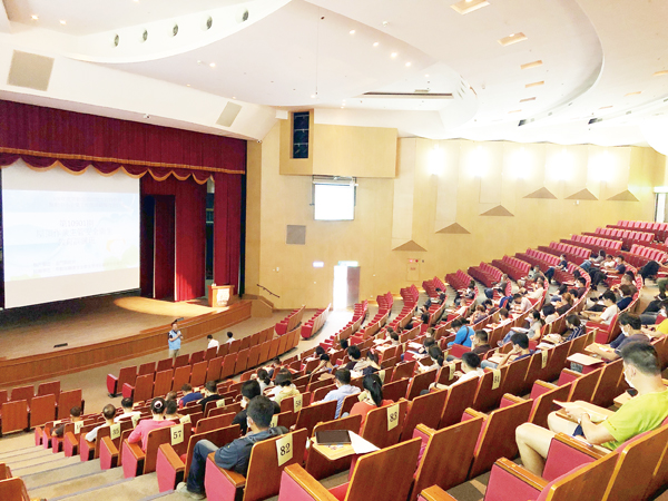 自本(5)月19日起至21日連續三天,在縣府社會福利館演藝廳辦理「屋頂作業主管安全衛生教育訓練」。(李增汪攝)