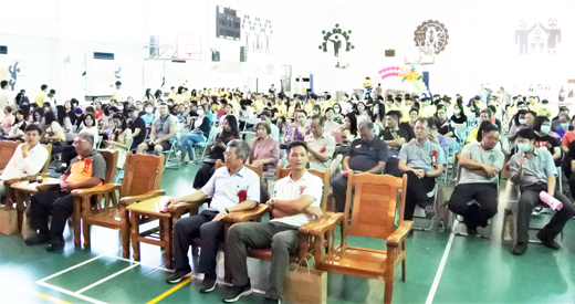 沙中昨日下午舉辦畢業典禮,歡送應屆畢業生。(陳麗妤攝)