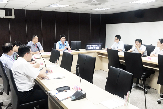 縣府召開年中廉政工作檢討策進會議,副縣長黃怡凱勉勵同仁共同建立鄉親對縣府施政的信任感。(縣府政風處提供)