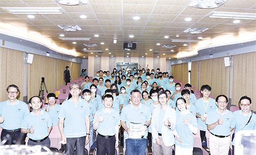 國防部「亞太青年國防廉潔夏季學院」一行抵金門進行移地授課，縣長楊鎮浯配合此次國際性交流，全程以英文致歡迎詞。（翁維智攝）