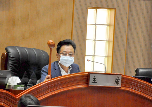 金門縣議會議長洪允典昨主持議會第七屆第八次臨時會第一會次議程。(楊水詠攝)