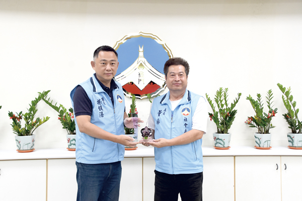 108年度「地方政府勞動行政業務考核」第1名由金門縣政府社會處長董燊代表受獎。（翁維智攝）