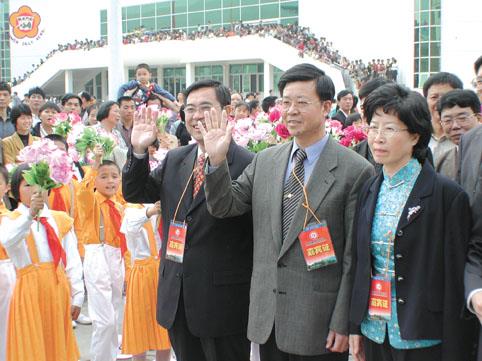 李縣長率金門訪問團參加泉州旅遊節開幕式歡迎大陸同胞有機會到金門旅遊 強調：金門脫去軍事外衣盼作兩岸經貿橋樑