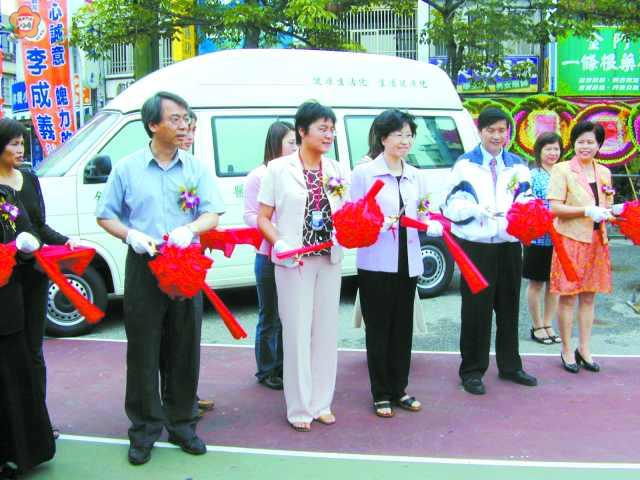 金門首輛子宮頸抹片篩檢巡迴車正式啟用