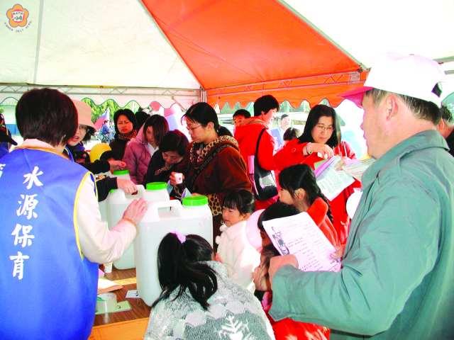 水廠邀民眾試飲淡化水