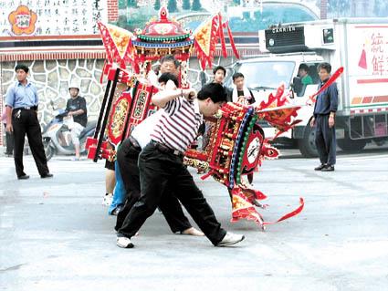 慶祝廟宇重建落成神像開光安座金城外武廟熱鬧滾滾