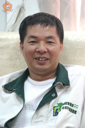 民進黨金門縣黨部新任執行長潘新傳深耕金門