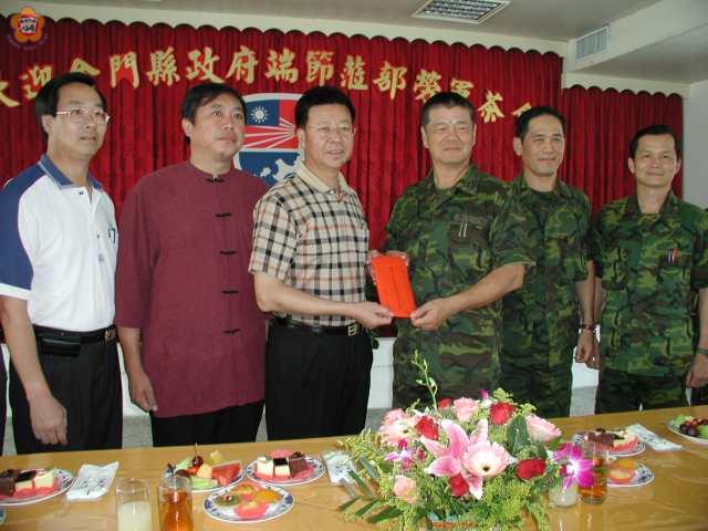 李縣長率金門各界前往金防部勞軍