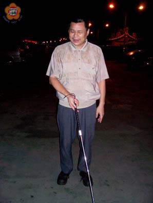 盲人按摩師周育安人生道路坎坷行