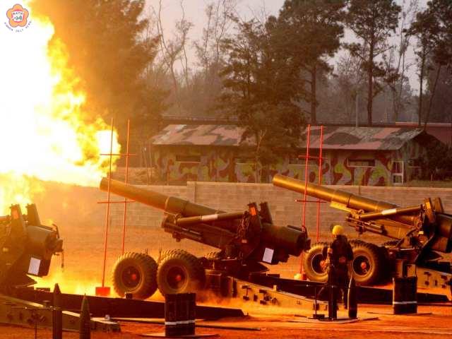 例行演練金防部展示火砲射擊威力