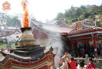 太武山初九天公生湧現進香祈福人潮