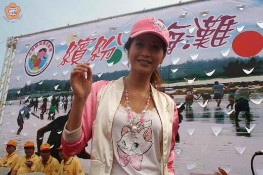 藝人胡晴雯三評花蛤季喜見有創意