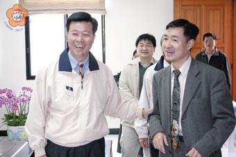 台北教育大學校長莊淇銘拜會李縣長交換意見