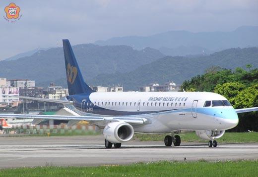 華信航空引進新型客機加入台金航線