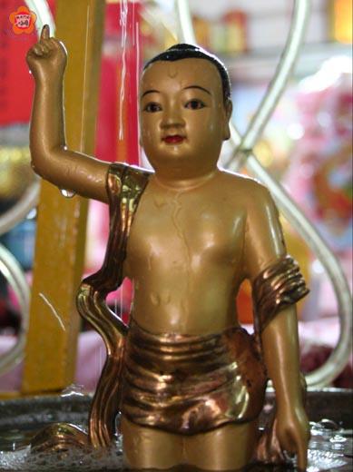 浴佛節沙美慈航寺設太子亭灌沐如來