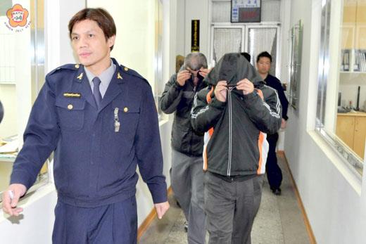 離島造林驚爆官商勾結集體貪污弊案!金門地檢署指揮福建省調查處等調查單位同步在台搜索十九處所,經過檢調漏夜偵訊,涉案的農委會林務局及造林業者聲押獲准,擴大偵辦中。(莊煥寧攝)