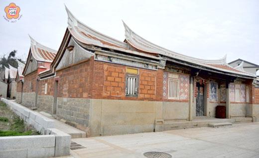 縣定古蹟西山前李宅,因漏水及白蟻侵蝕嚴重,文化局協助進行緊急修復完成總驗收,其格局及珍貴文物值得民眾探訪。(陳麗妤攝)