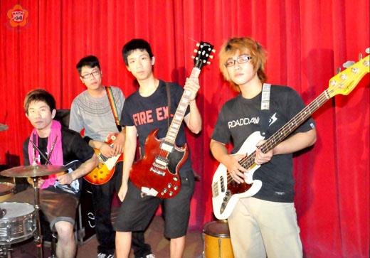   「DaNaiPow」（打奶泡）樂團。（張建騰攝）